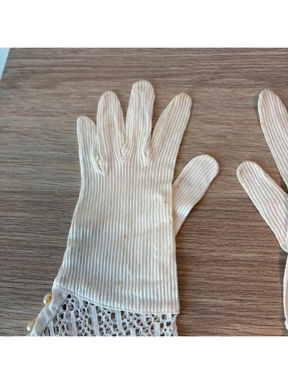Vintage White Lace Gloves Bridal Victorian Formal Wedding Tea Party Costume